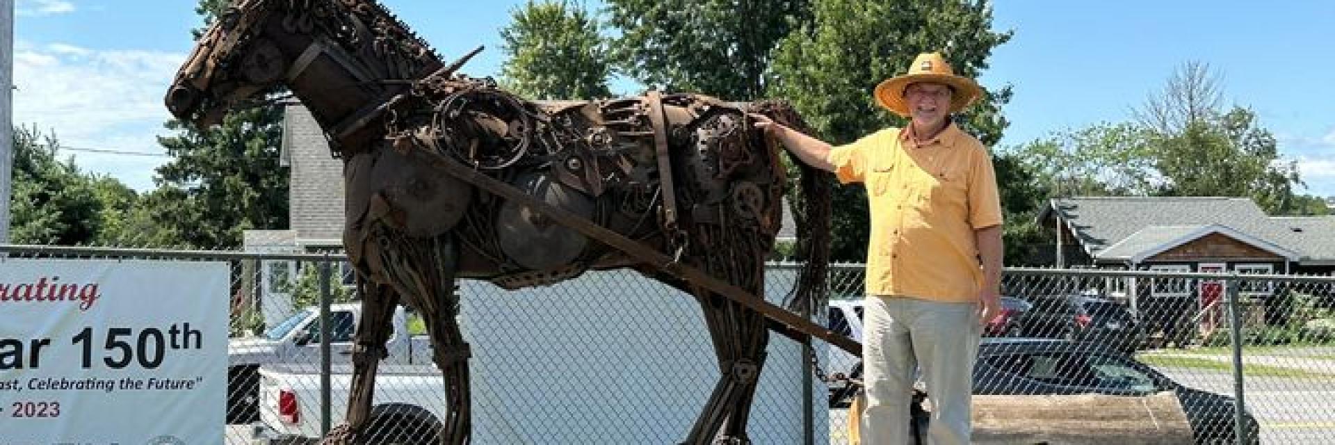 metal horse sculpture